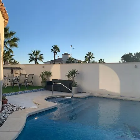 Villa Villamartin 3- Bed Villa, On Ground Floor, Private Pool, Golf *